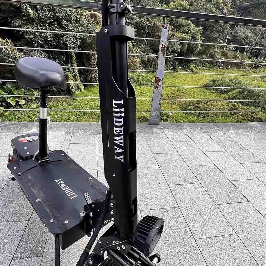 سكوتر كهربائي مصنعي ممتاز