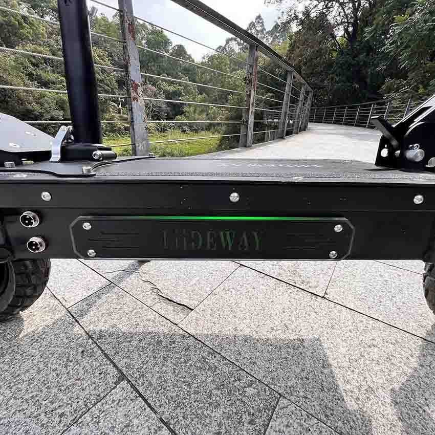 مورد السكوتر الكهربائي ذو العلامة التجارية