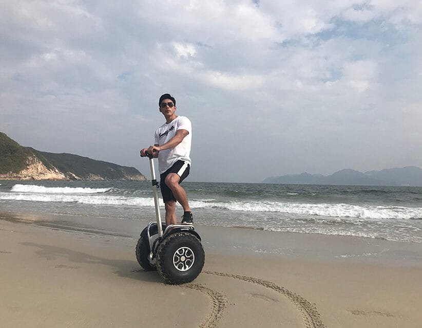 سكوتر كهربائي ذاتي التوازن ، مع بلوتوث و اضاءة