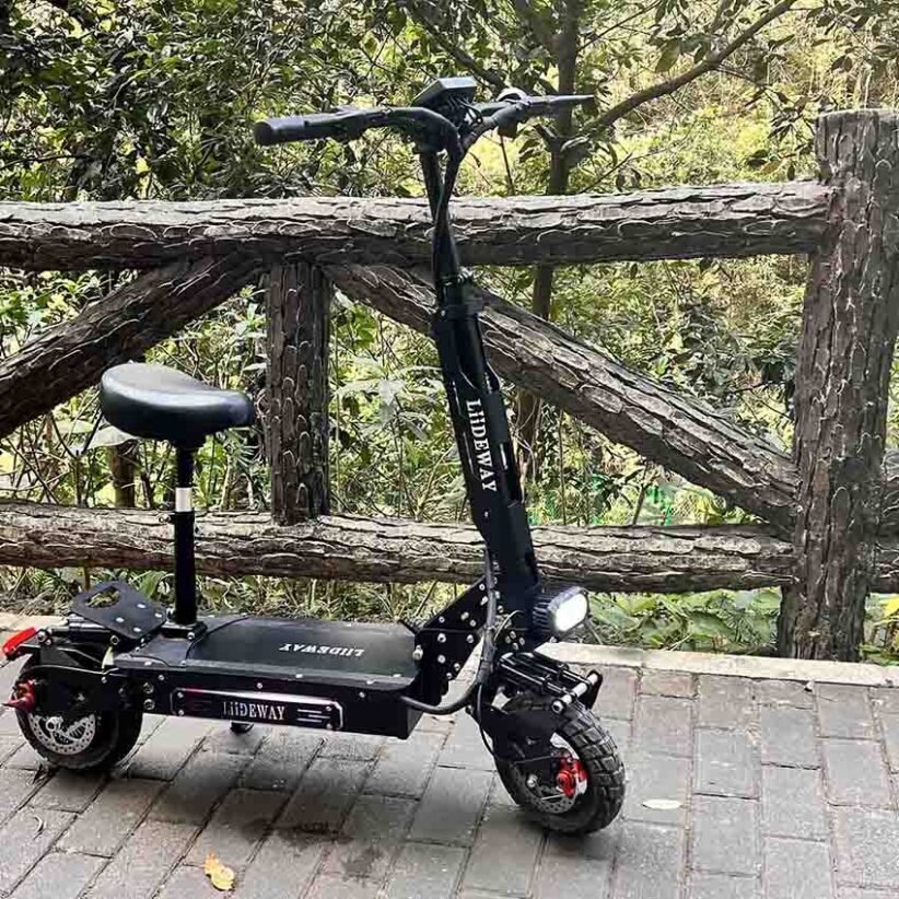 هل هناك أي قيود عمرية لاستخدام السكوتر الكهربائي؟