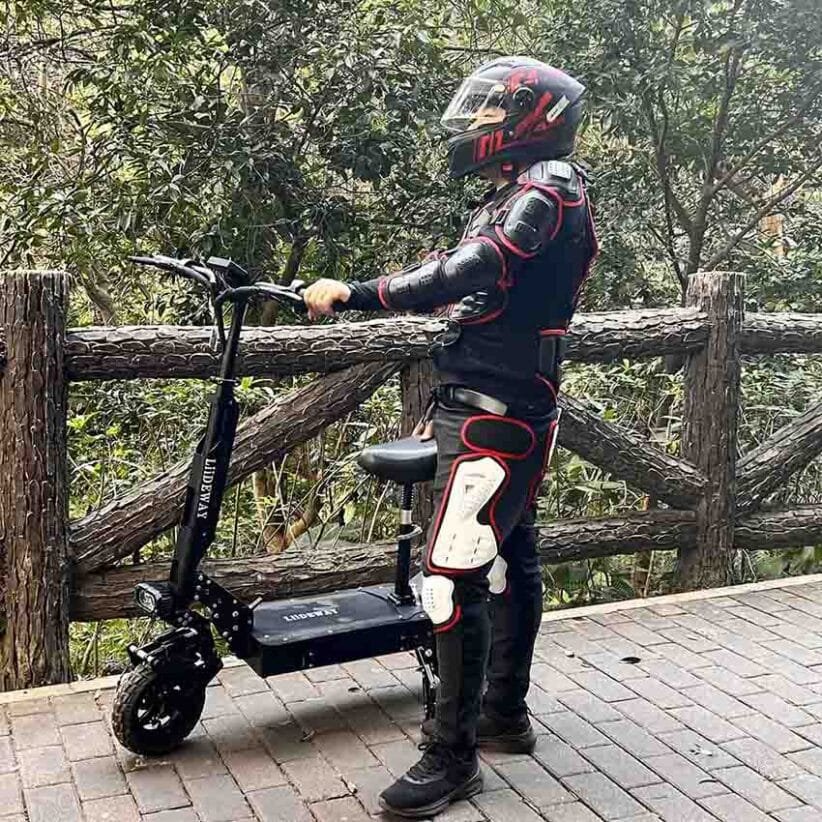 سكوتر كهربائي بالكرسي