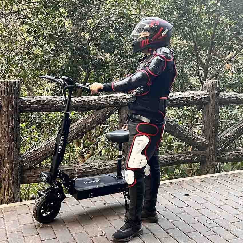 سكوتر كهربائي بالكرسي سكوتر كهربائي بالكرسي